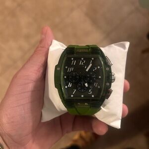 Invicta green
